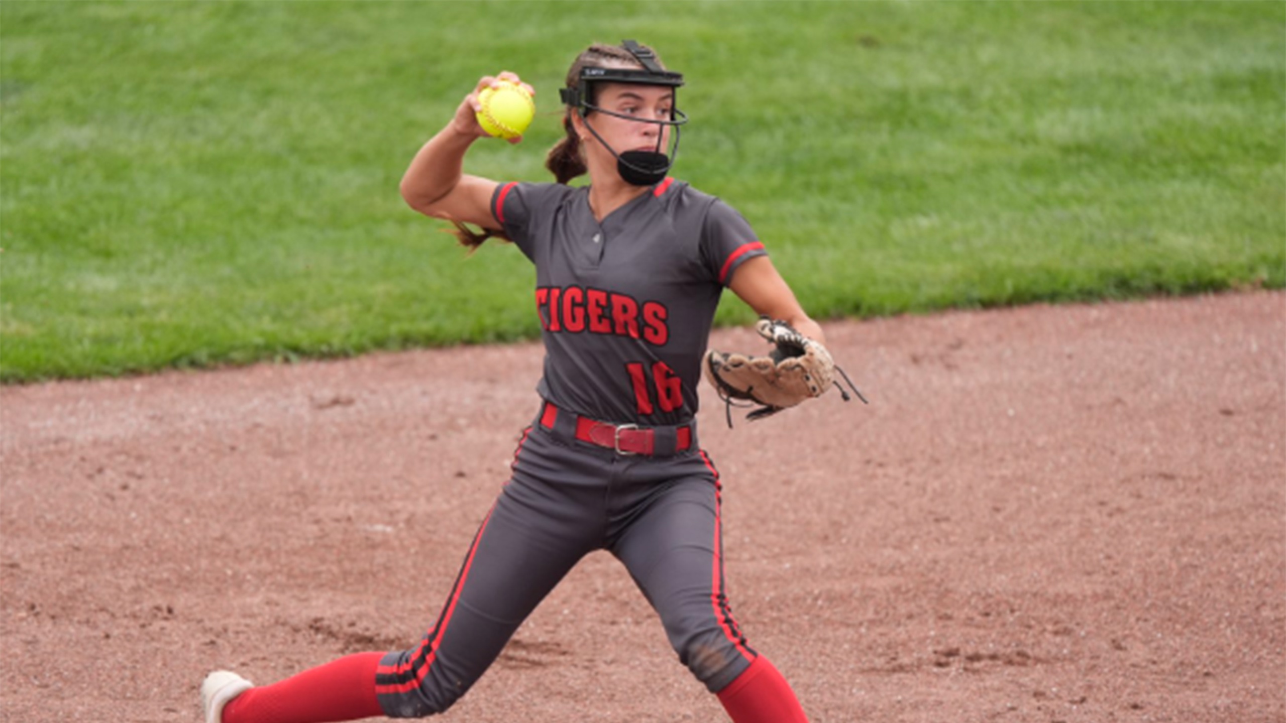 Tigers Advance to Semifinals