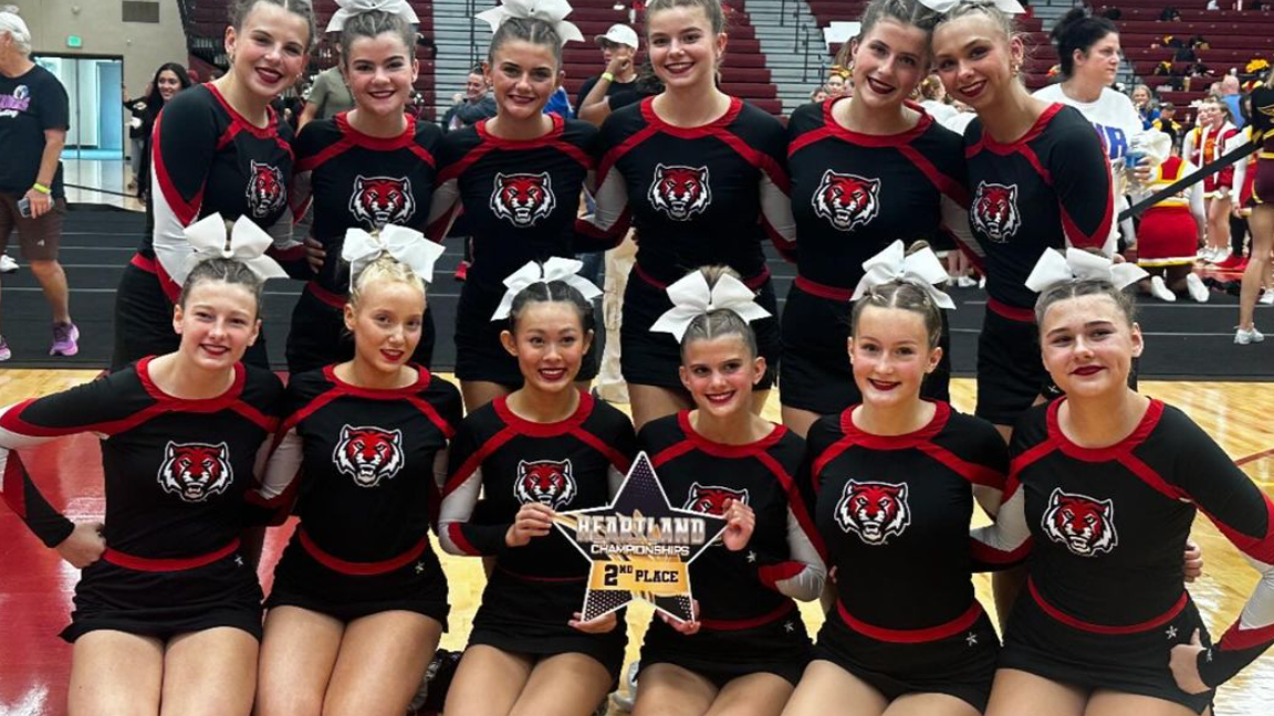 Cheer Takes 2nd Place at Heartland Championship