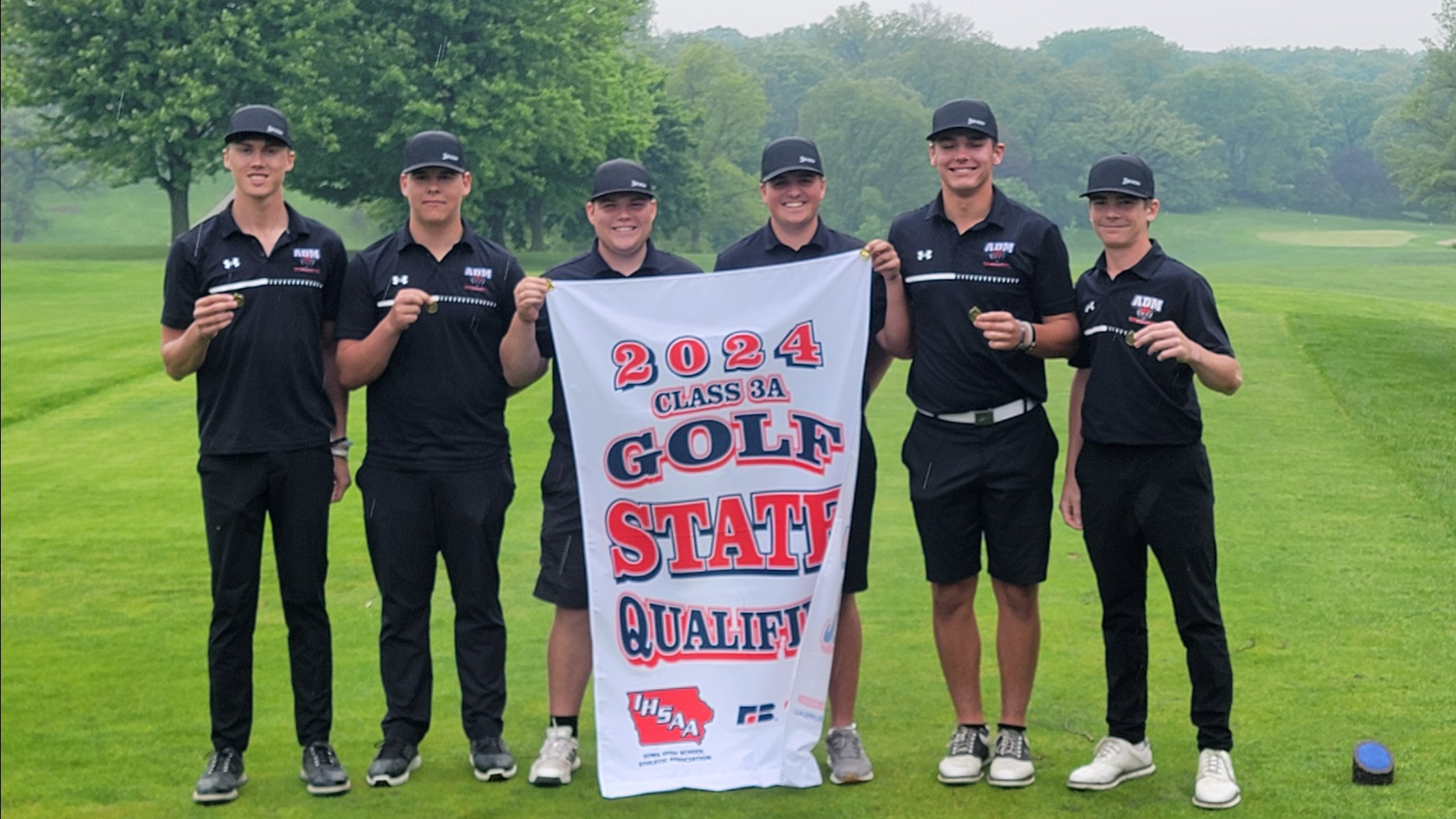 Boys Golf Wins District and Advances to State